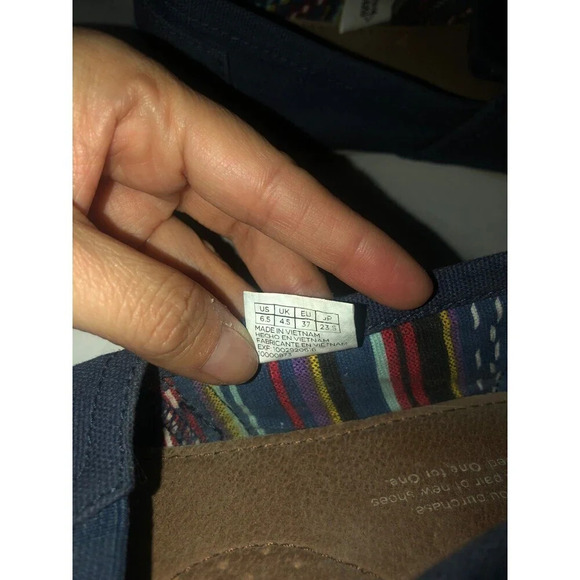 TOMS women’s Canvas Slip-on flat shoes Size W6.5 - Picture 6 of 6